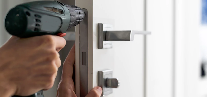 Locksmith For Lock Replacement Near Me in Cutler Bay, FL